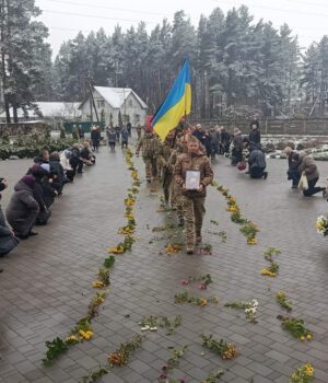 На-Волині-попрощалися-з-військовим-Едуардом-Радчуком,-який-трагічно-загинув-у-ДТП