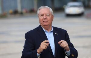 Сенатор-республіканець висловився про “мирний план” Трампа щодо України Сенатор-республіканець-висловився-про-“мирний-план”-Трампа-щодо-України