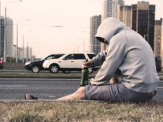 Потрапив у лікарню із важким отруєнням: у Луцьку неповнолітнього судили за пиятику Потрапив-у-лікарню-із-важким-отруєнням:-у-Луцьку-неповнолітнього-судили-за-пиятику