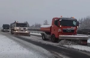 Скільки одиниць снігоочисної техніки працює на дорогах Волині. ВІДЕО Скільки-одиниць-снігоочисної-техніки-працює-на-дорогах-Волині.-ВІДЕО