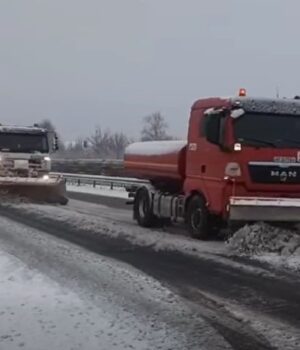 Скільки-одиниць-снігоочисної-техніки-працює-на-дорогах-Волині.-ВІДЕО