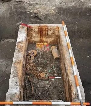 У-Будапешті-виявили-запечатаний-саркофаг-віком-1700-років У-Будапешті-виявили-запечатаний-саркофаг-віком-1700-років