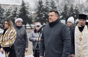 Нововолинська громада долучилася до загальноукраїнського вшанування пам’яті жертв Голодоморів Нововолинська-громада-долучилася-до-загальноукраїнського-вшанування-пам’яті-жертв-Голодоморів