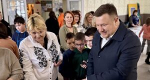 На благодійному ярмароку у Нововолинському ліцеї №2 зібрали понад 140 тис грн На-благодійному-ярмароку-у-Нововолинському-ліцеї-№2-зібрали-понад-140-тис-грн