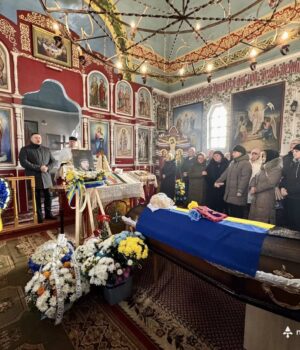 Нововолинці-провели-в-останню-путь-Захисника-Ігоря-Генсіровського