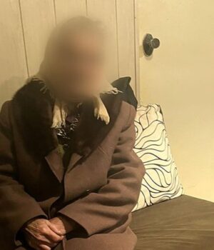 На-Волині-патрульні-допомогли-літній-жінці,-яка-заблукала На-Волині-патрульні-допомогли-літній-жінці,-яка-заблукала