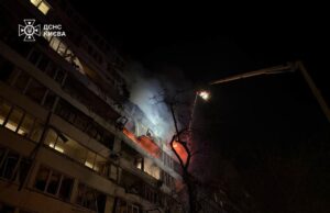 Атака РФ по Києву: пошкоджені багатоповерхівки, є загиблий та постраждалі Атака-РФ-по-Києву:-пошкоджені-багатоповерхівки,-є-загиблий-та-постраждалі