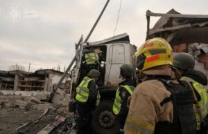 Рятувальники показали величезну вирву після удару по Києву: кількість постраждалих зросла Рятувальники-показали-величезну-вирву-після-удару-по-Києву:-кількість-постраждалих-зросла