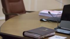 В “офісі” Міндіча знайшли сотні досьє на журналістів, детективів і політиків. Що про них відомо В-“офісі”-Міндіча-знайшли-сотні-досьє-на-журналістів,-детективів-і-політиків.-Що-про-них-відомо