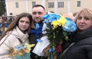 Понад 3 роки був у російському полоні: у Луцьку зустріли морпіха Владислава Григорчука Понад-3-роки-був-у-російському-полоні:-у-Луцьку-зустріли-морпіха-Владислава-Григорчука