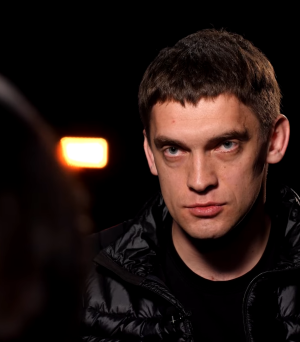 Палають-кілька-поверхів:-ракета-РФ влучила-у багатоповерхівку-у Запоріжжі-(фото)