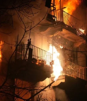 Ворожа-атака-на-Запоріжжя:-семеро-поранених,-пошкоджено-багатоповерхівки-та-інфраструктуру