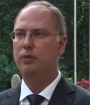 “Фейк”:-Дмитрієв-відреагував-на-матеріал-bloomberg-щодо-його-розмови-з-Ушаковим “Фейк”:-Дмитрієв-відреагував-на-матеріал-bloomberg-щодо-його-розмови-з-Ушаковим