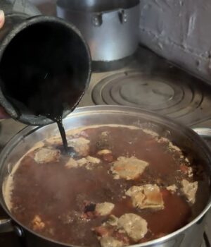 Чорний-борщ:-розкрили-секрет-приготування-давньої-волинської-страви