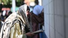 З радикальної єврейської секти врятували 17 дітей. Що про неї відомо З-радикальної-єврейської-секти-врятували-17-дітей.-Що-про-неї-відомо