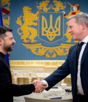 Дрісколл-під-час-візиту-до-Києва-сказав-Україні,-що-вона-програє,-–-nbc