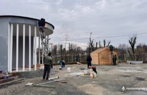 У нововолинському міському парку облаштовують «Різдвяне містечко» У-нововолинському-міському-парку-облаштовують-«Різдвяне-містечко»