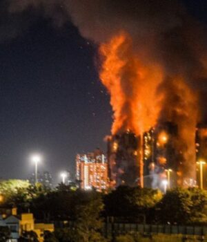 У-Гонконзі-–-масштабна-пожежа-у-низці-багатоповерхових-житлових-будинків,-13-загиблих