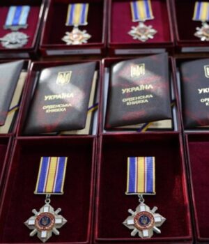 Посмертні-нагороди-Героїв-із-Луцька-отримали-рідні