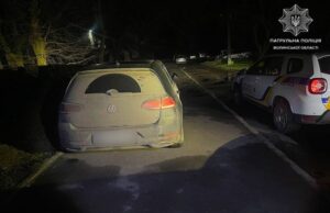 Ледь не в’їхав у дерево та припарковані авто: у Луцьку вночі затримали п’яного водія Ледь-не-в’їхав-у-дерево-та-припарковані-авто:-у-Луцьку-вночі-затримали-п’яного-водія