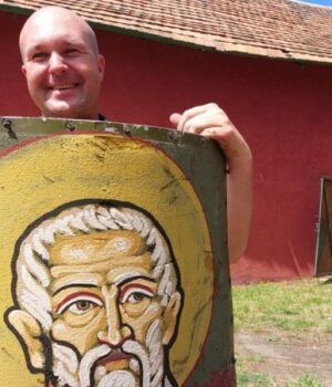 Поліцейський,-що-малює-ікони:-Роман-Хмеляр-з-Волині-відкрив-персональну-виставку-на-Закарпатті