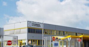 Отруїлись у їдальні? Працівники «Кромберга» у Луцьку не вийшли на роботу Отруїлись-у-їдальні?-Працівники-«Кромберга»-у-Луцьку-не-вийшли-на-роботу