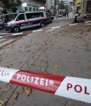 У-Відні-в-згорілому-mercedes-знайшли-тіло-21-річного-українця У-Відні-в-згорілому-mercedes-знайшли-тіло-21-річного-українця