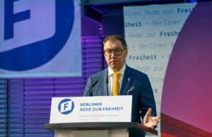 Посол України в Німеччині закликав політиків не критикувати “мирний план” США Посол-України-в-Німеччині-закликав-політиків-не-критикувати-“мирний-план”-США