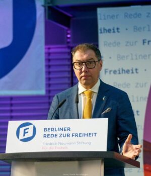 Посол-України-в-Німеччині-закликав-політиків-не-критикувати-“мирний-план”-США