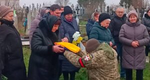 Підгайцівська громада попрощалася з Героєм Іваном Шевчуком Підгайцівська-громада-попрощалася-з-Героєм-Іваном-Шевчуком