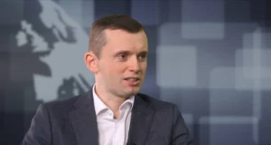На кону послаблення президентської вертикалі: політолог Руслан Бортнік На кону послаблення президентської вертикалі: політолог Руслан Бортнік