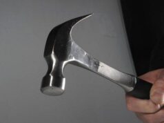 Вбив молотком матір: 49-річного лучанина взяли під варту Вбив-молотком-матір:-49-річного-лучанина-взяли-під-варту