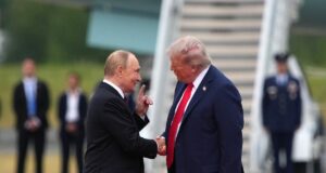 Ексрадниця Білого дому розповіла як Путін дражнив Трампа, а той навіть не помітив Ексрадниця-Білого-дому-розповіла-як-Путін-дражнив-Трампа,-а-той-навіть-не-помітив