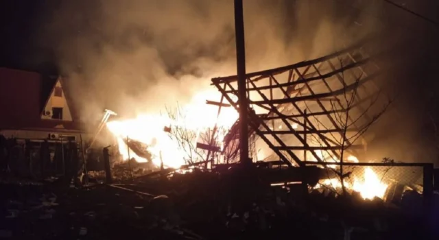 Атака на Дніпропетровщину: дві людини зазнали поранень, чоловік у важкому стані Атака-на-Дніпропетровщину:-дві-людини-зазнали-поранень,-чоловік-у-важкому-стані