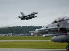 У США винищувач F-16 перехопив цивільний літак поблизу резиденції Трампа У-США-винищувач-f-16-перехопив-цивільний-літак-поблизу-резиденції-Трампа