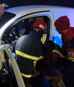 Травмувалися-двоє-водіїв:-деталі-ДТП-за-участю-двох-легковиків-біля-Луцька