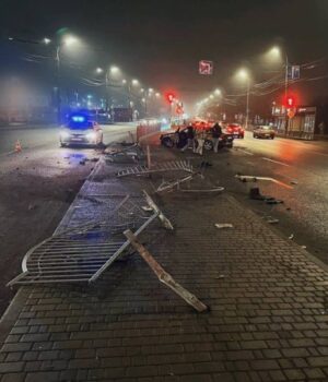 У-Луцьку-п’яний-водій-скоїв-аварію-та-втік-з-місця-події У-Луцьку-п’яний-водій-скоїв-аварію-та-втік-з-місця-події