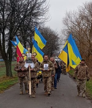 На-Волині-провели-в-останню-дорогу-воїна-Тараса-Парфенюка