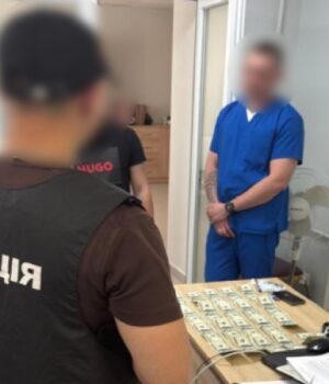 Інвалідність-за-$2000:-працівник-волинської-лікарні-отримав-вирок-за-хабар