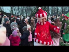 У Нововолинську запрацювало Різдвяне містечко: тепло для дітей, підтримка для Захисників (ВІДЕО) У Нововолинську запрацювало Різдвяне містечко: тепло для дітей, підтримка для Захисників (ВІДЕО)