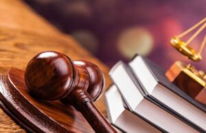 У Луцьку студент знищив шлагбаум біля Волинського обласного театру У-Луцьку-студент-знищив-шлагбаум-біля-Волинського-обласного-театру