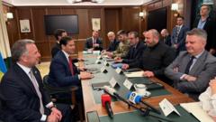 Території,-дзвінок-Зеленському,-візит-до-Путіна:-головне-про-переговори-у-Флориді