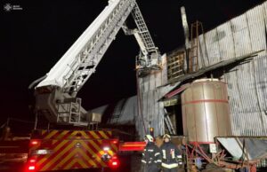 Через порушення правил безпеки на Волині спалахнув ангар Через-порушення-правил-безпеки-на-Волині-спалахнув-ангар