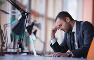 Війна спустошує вулиці та заводи: Україна зіткнулася з катастрофічним дефіцитом рук Війна-спустошує-вулиці-та-заводи:-Україна-зіткнулася-з-катастрофічним-дефіцитом-рук