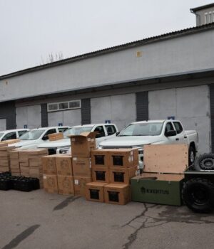 Луцький-міський-голова-повіз-на-фронт-чергову-партію-допомоги-від-громади-на-понад-16-млн. Луцький-міський-голова-повіз-на-фронт-чергову-партію-допомоги-від-громади-на-понад-16-млн.