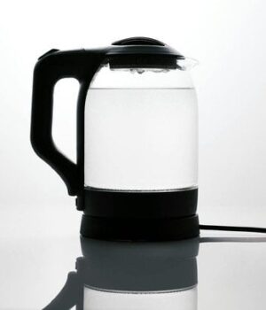 Що трапиться-з водою,-якщо-долити-її в чайник-до кип’яченої —-результат-вас-шокує Що трапиться-з водою,-якщо-долити-її в чайник-до кип’яченої —-результат-вас-шокує