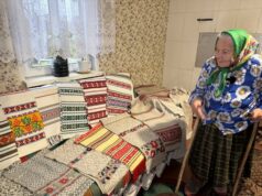 «Ткала, вишивала – світу не бачила за роботою»: 87-річна волинянка зберігає у скрині «клунок на... «Ткала,-вишивала-–-світу-не-бачила-за-роботою»:-87-річна-волинянка-зберігає-у-скрині-«клунок-на.