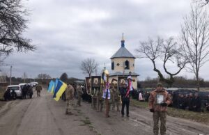 На Волині провели в останню дорогу воїна Миколу Пасічка На-Волині-провели-в-останню-дорогу-воїна-Миколу-Пасічка