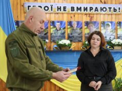 Посмертний орден полеглого захисника з Любешівщини вручили його дружині Посмертний-орден-полеглого-захисника-з-Любешівщини-вручили-його-дружині