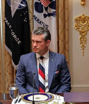 США-підтримують-командирів-у-ударах-по-ймовірних-суднах-з-наркотиками-–-Гегсет